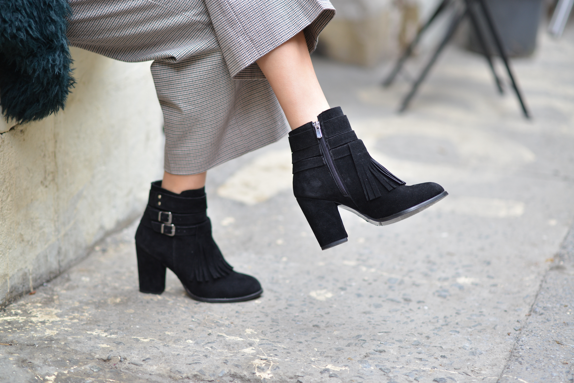 A pair of black boots for the ankle boots for fall blog from Manzanilla Sophia the best dry eye solution